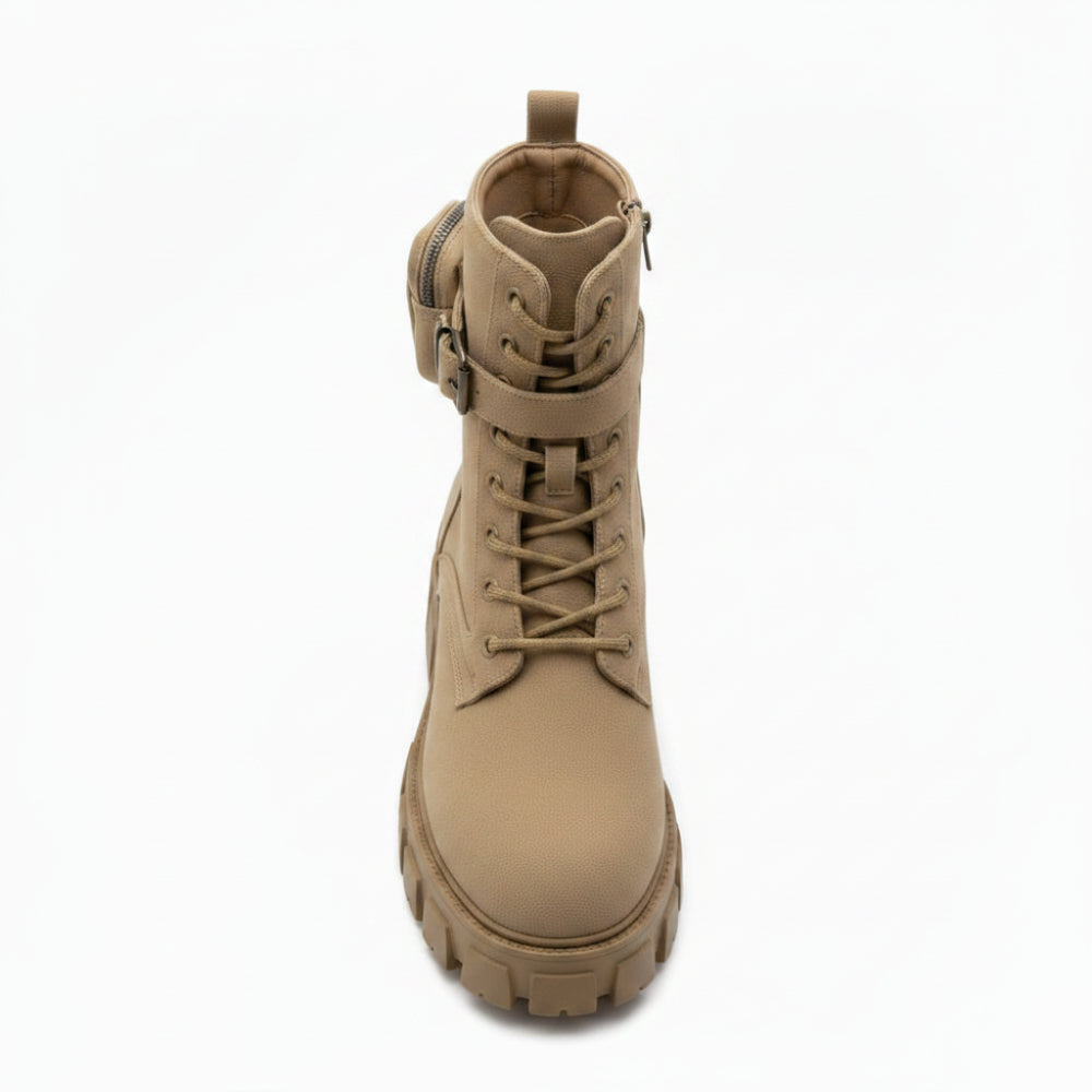 TOP VIEW OF CAMEK COMBAT SHOES